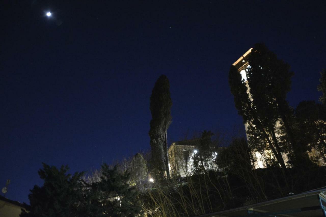 Borgo Della Rocca Acomodação com café da manhã Montemurlo Exterior foto